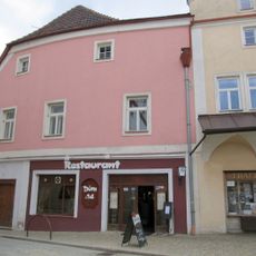 Husovo náměstí 1214 (Nové Město nad Metují)