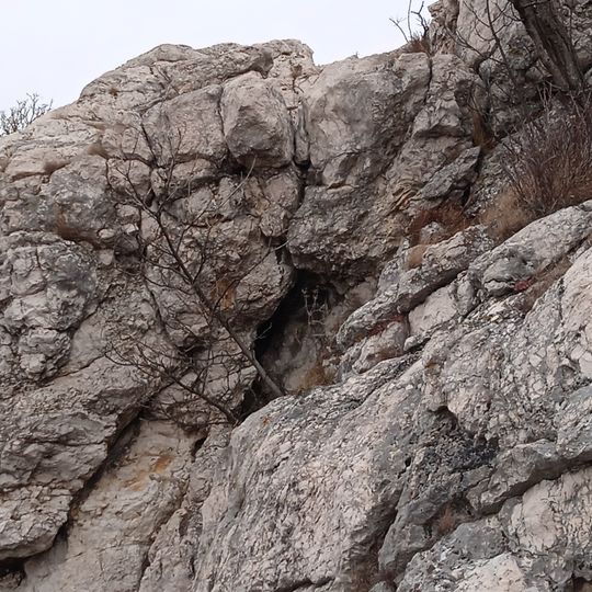Margitliget szirttetői Cave