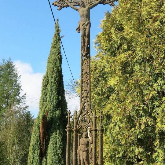 Cross in the garden of house 80 in Horní Libchava