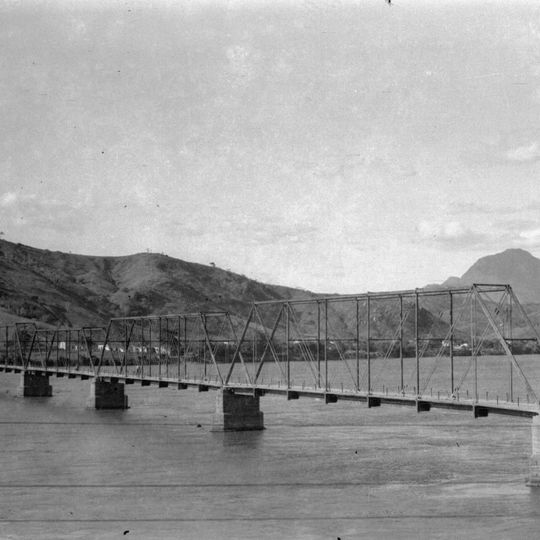Ponte Metálica sobre o Rio Paraíba do Sul
