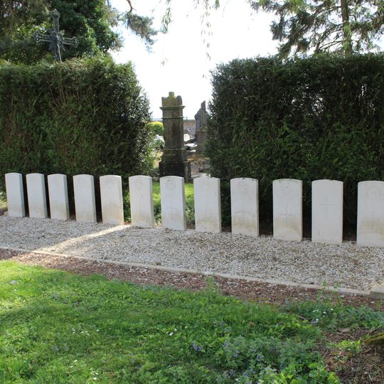 Roupy Communal Cemetery, Commonwealth Plot