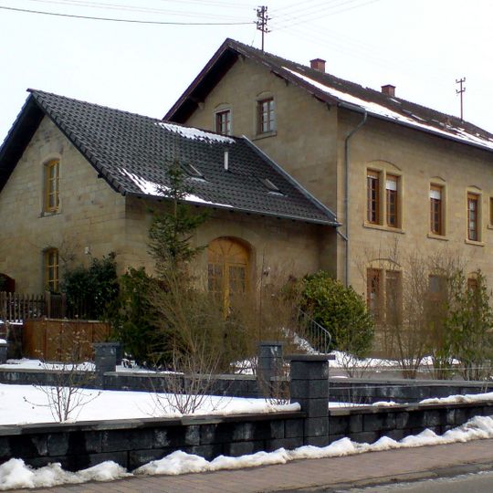 Niedereisenbach-Hachenbach railway station