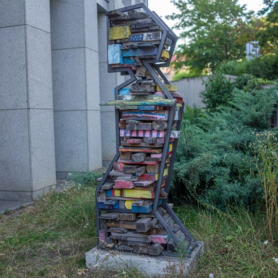 Plastika u ulice Na Palouku v Praze