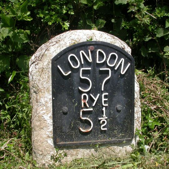 Milestone, 20m W jcn Buddens Green