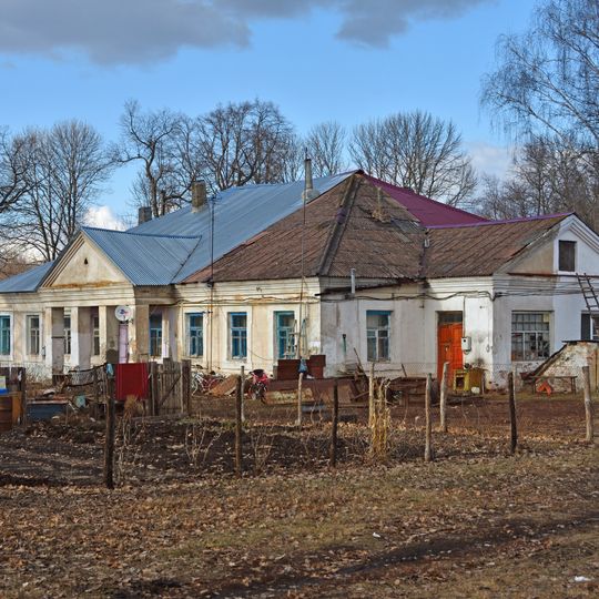 Manager's house in Kikiny Estate, Bolshaya Aleshnya