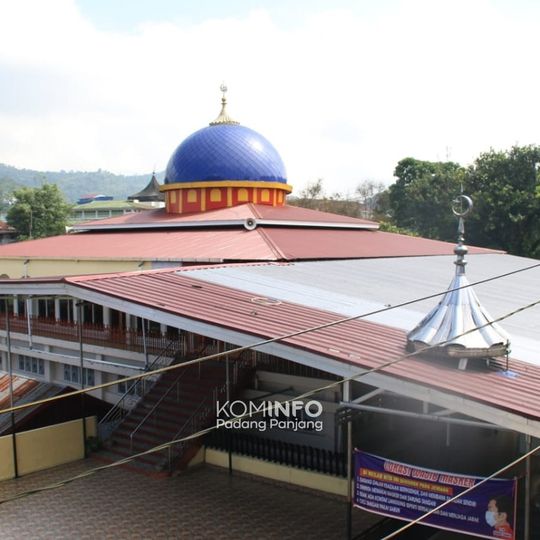 Masjid Zu'ama Jembatan Besi