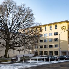 Dr.-von-Schmitt-Straße 12