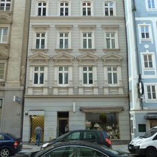 Wohn- und Geschäftshaus, ehem. Gasthaus Zum goldenen Pflug