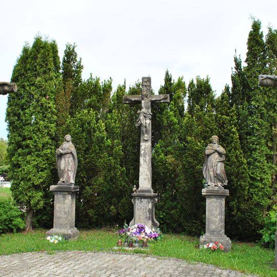 Golgota, súsošie veľkej Kalvári, kríž s korpusom na podstavci