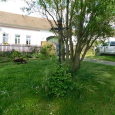 Kříž na návsi v Jiřičkách