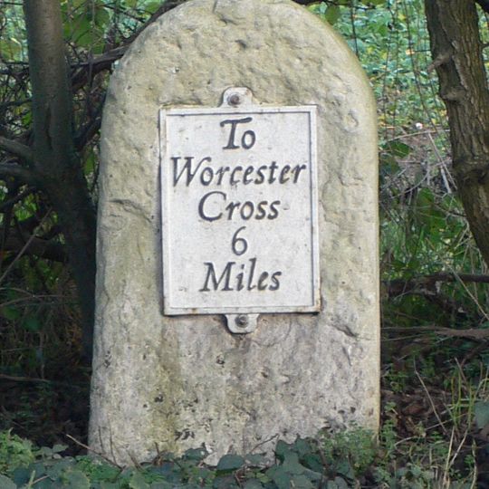 Milestone, Elm Cottages