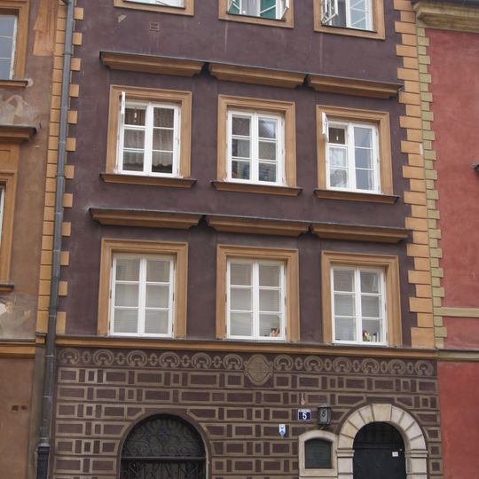 5, Szeroki Dunaj Street in Warsaw