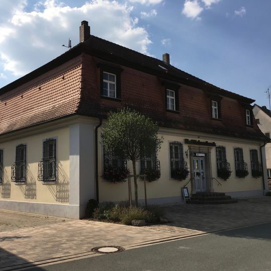 Ehemaliges Forsthaus, jetzt Raiffeisenbank