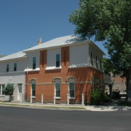 Johnson-Kearns Hotel