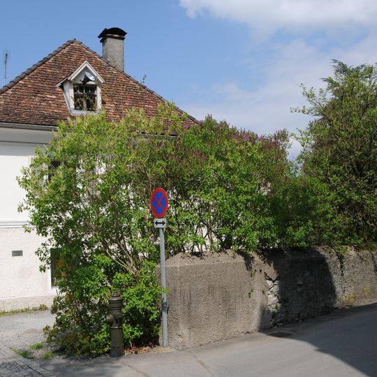 Mauer bei der Pfarrkirche