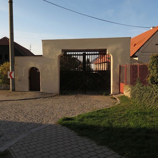 Zemědělský dvůr čp. 12