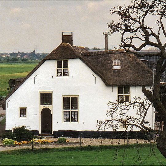 Hoeve "Het Meerkoetennest" met stal