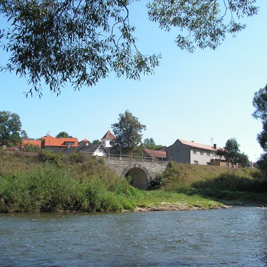 Železniční most přes potok v Soběšíně