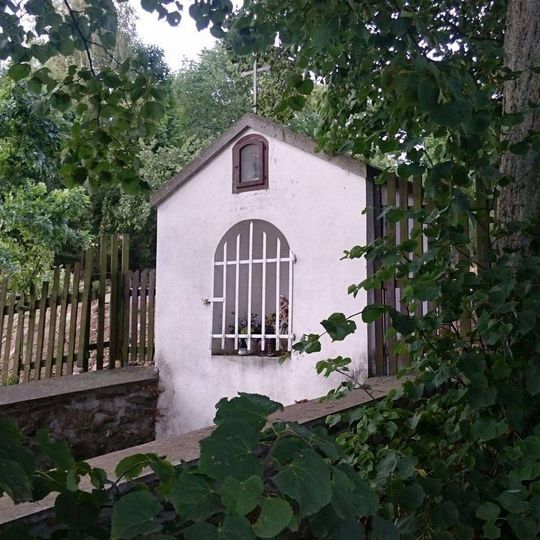 Kaplička západně od Kamenné Lhoty