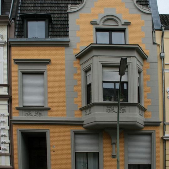 Barbarossastraße 16