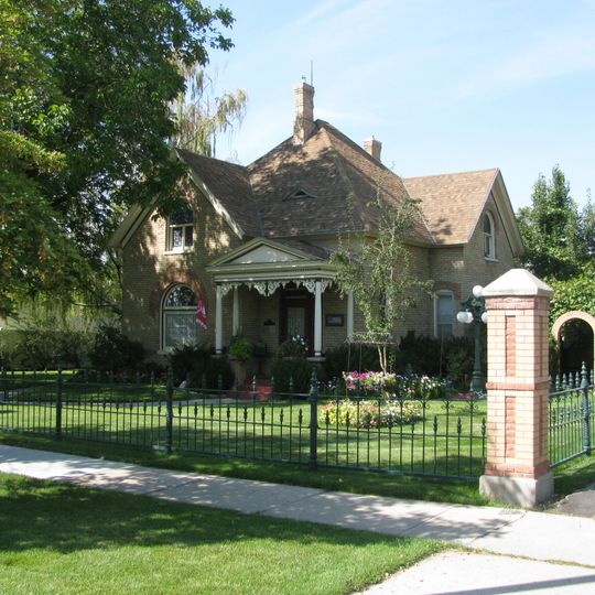 Roe A. and Louise R. Deal House