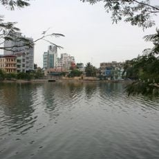 Trúc Bạch Lake