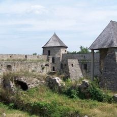 Hrad Bzovík, kostol ruina