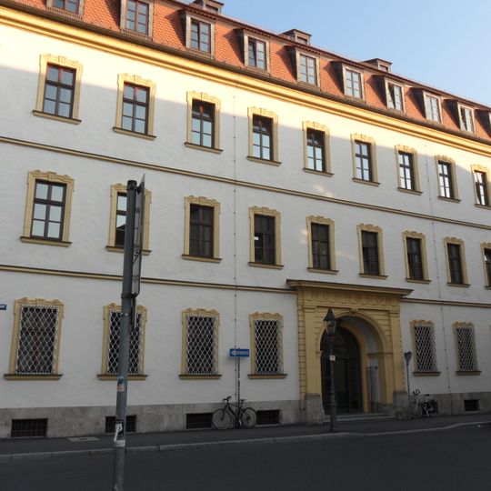 Ehemaliger Huttenhof, jetzt Rotkreuzklinik, ehemals für sich selbst errichtetes Wohnhaus Balthasar Neumanns, nach Fertigstellung Veräußerung an fürstliche Familie von Hutten