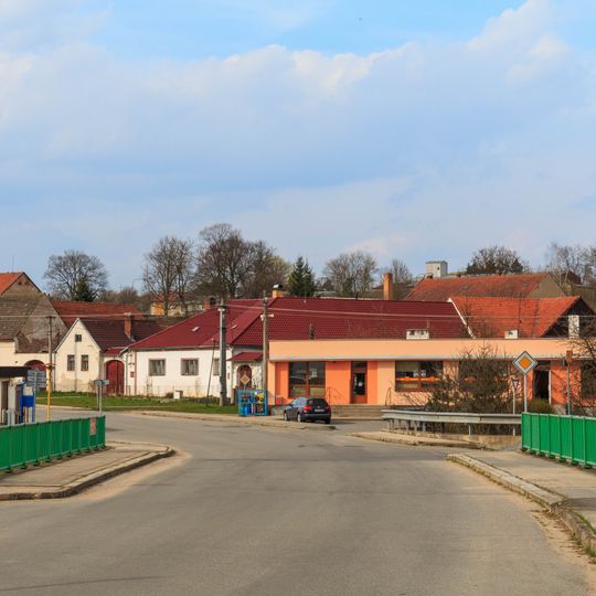 Most silnice III/36060 přes Klapovský potok v Trnavě