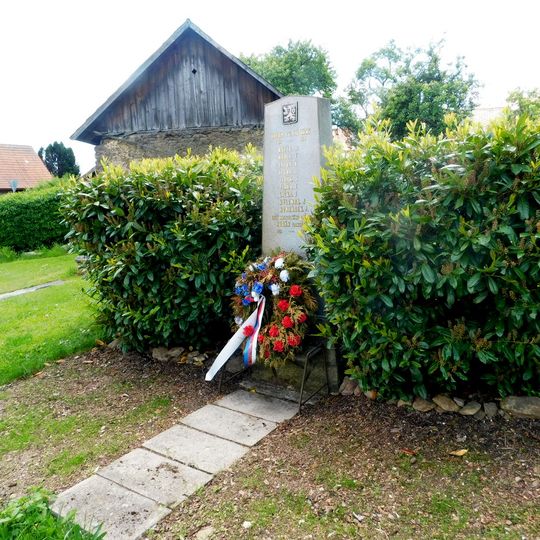 Pomník padlým v Leštině