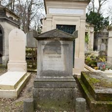Grave of Bernhardt