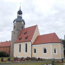 Kirche mit Ausstattung, Kirchhof, Grabmal und Einfriedung Alte Dübener Straße -