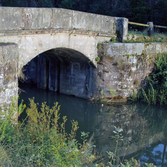 Bogenbrücke der Schleuse 52