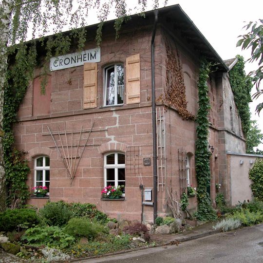 Cronheim station building