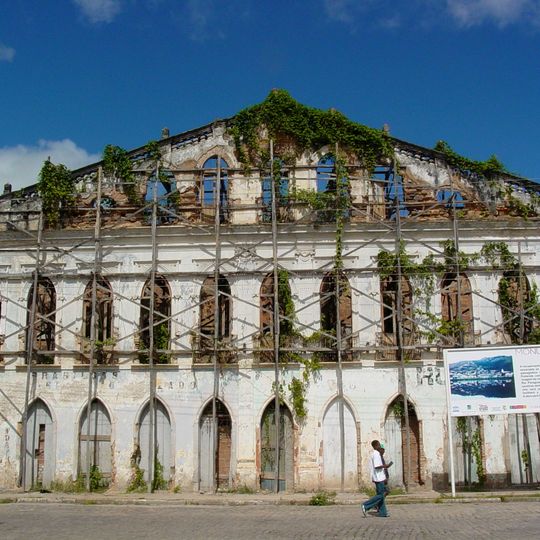 Sobrado na Avenida Salvador Pinto, 1