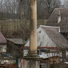 Sloup se sousoším Nejsvětější Trojice