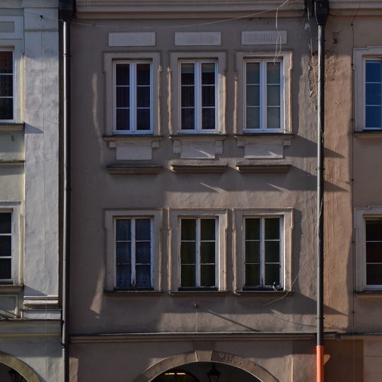 2 Ratuszowy Square in Jelenia Góra