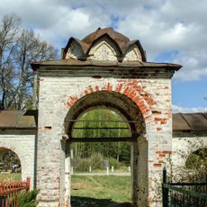 Ограда с воротами (Старинский погост)