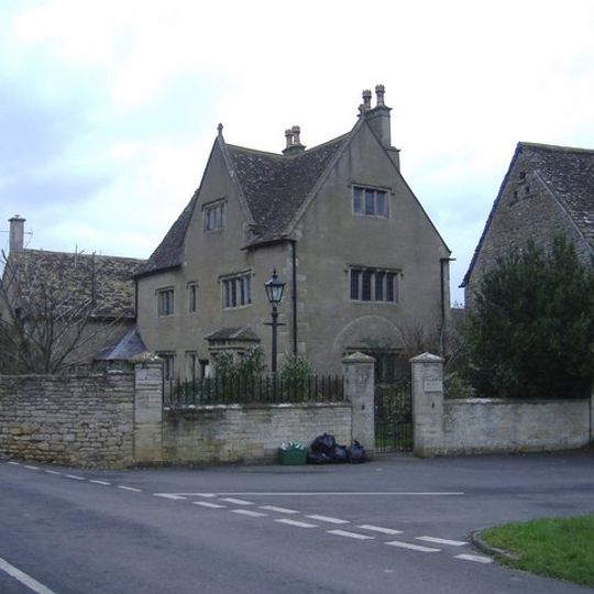 Hillesley Farmhouse And Dairy And Cheese Wing To Left