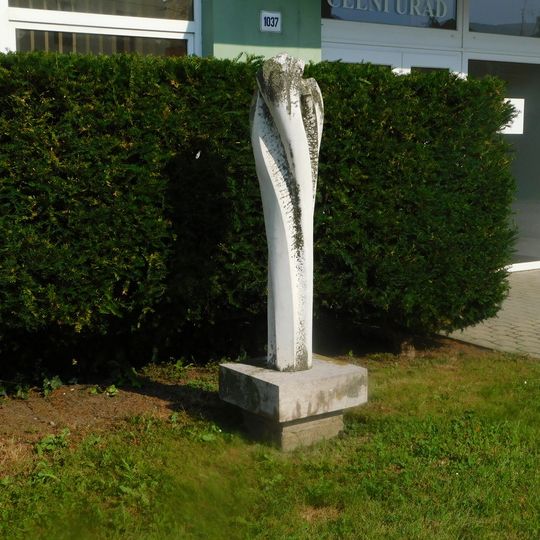 Plastika před celním úřadem v Uherském Hradišti