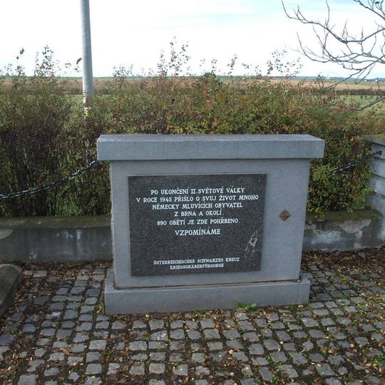 Památník obětem divokého odsunu v Pohořelicích