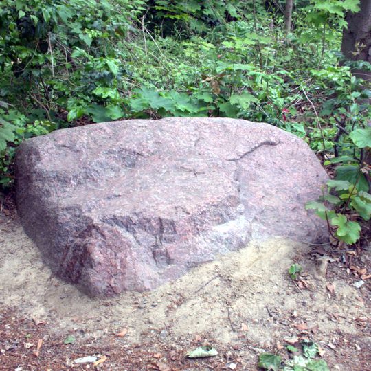 Findling in der Fritz-Reuter-Allee