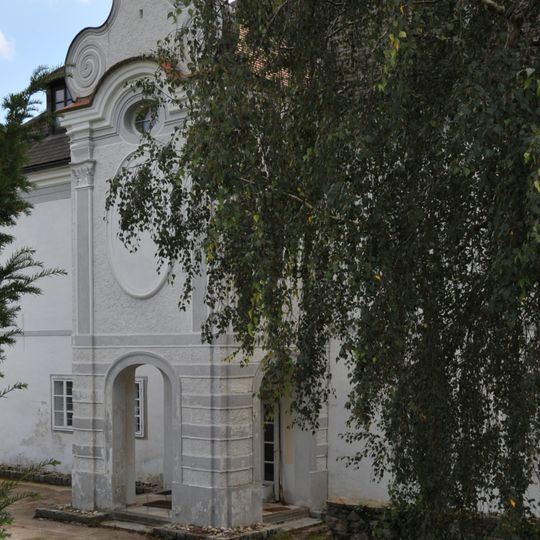 Ansitz Erlangerhof und Wirtschaftsgebäude