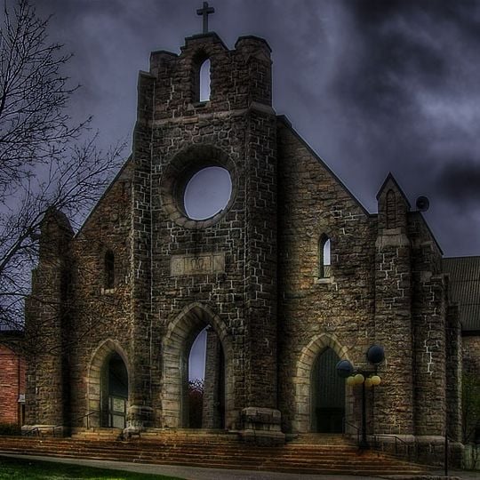 Façades de l'ancienne cathédrale de Notre-Dame-de-Fourvières