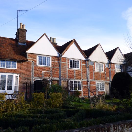 130-136, Piccotts End