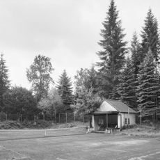 Huis te Maarn: tennisbaan