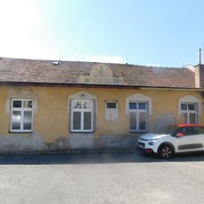 Pamětní deska obětem 1. světové války na sokolovně v Jirnách