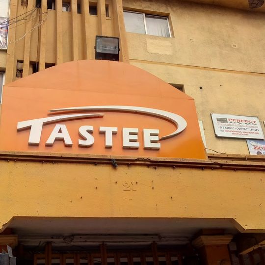 De Tastee Fried Chicken
