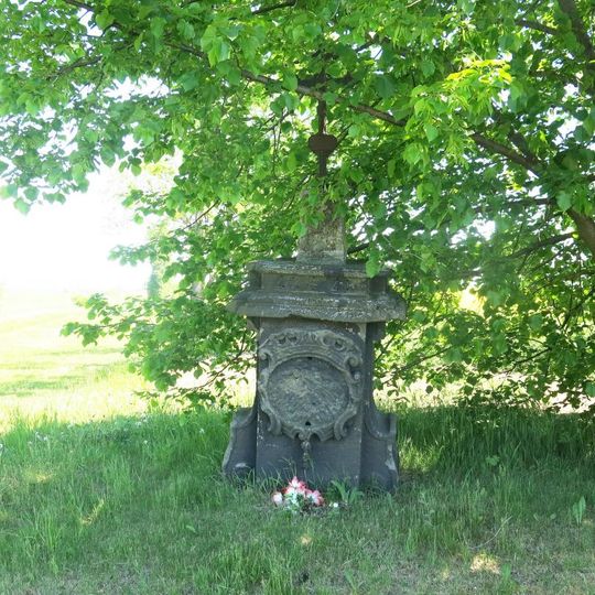 Kříž u silnice z Radonic do Miřetic