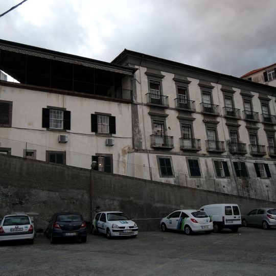 Edifício na calçada de Santa Clara, n.º 38